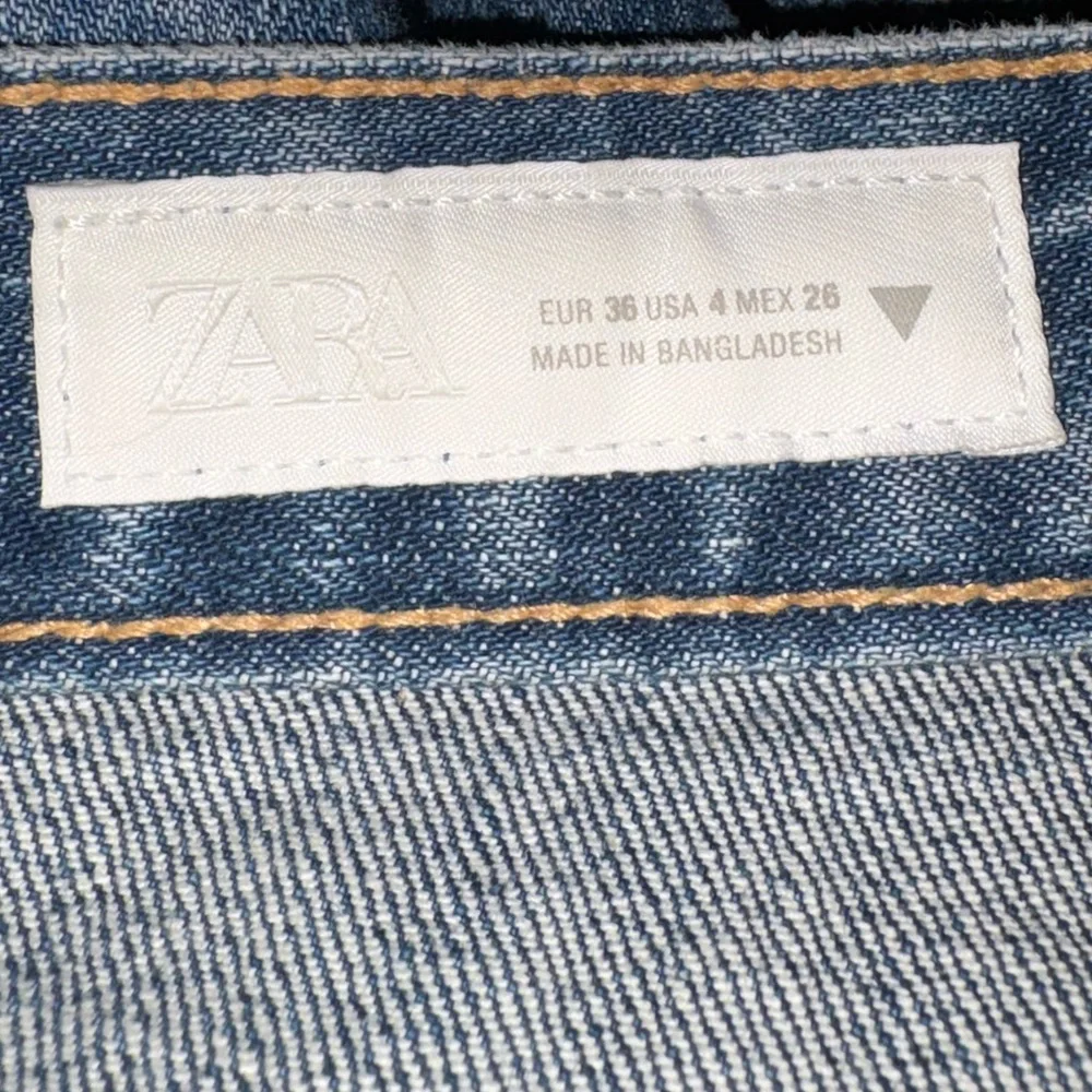 Zara Jeans Size 4 - Picture 2 of 3